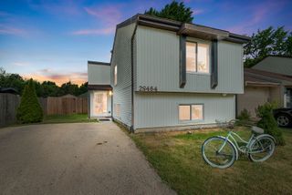 2S464 Cottonwood Court, Warrenville, IL 60555