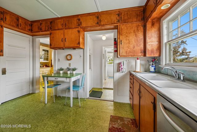 876 East Avenue, Mantoloking, NJ 08738