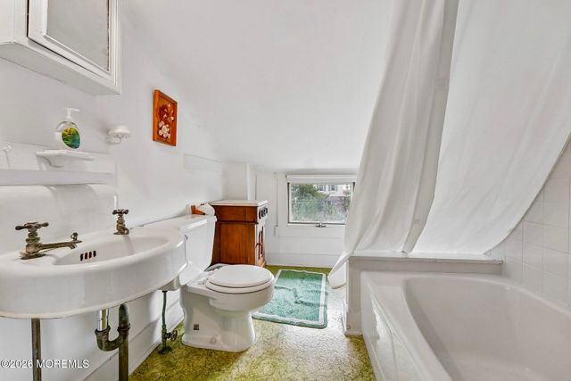 876 East Avenue, Mantoloking, NJ 08738