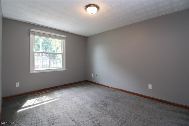 804 Texas Avenue, Mcdonald, OH 44437
