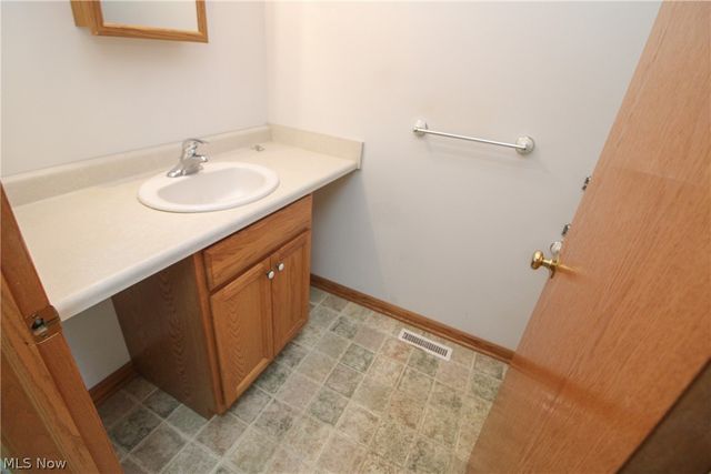 804 Texas Avenue, Mcdonald, OH 44437