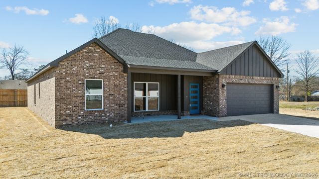 404 W 7th Street, Dewey, OK 74029