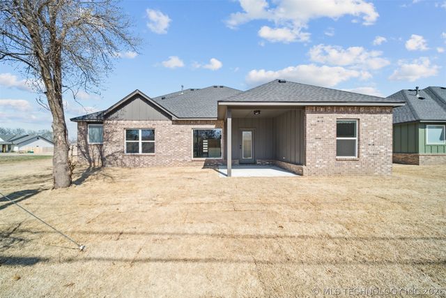 404 W 7th Street, Dewey, OK 74029
