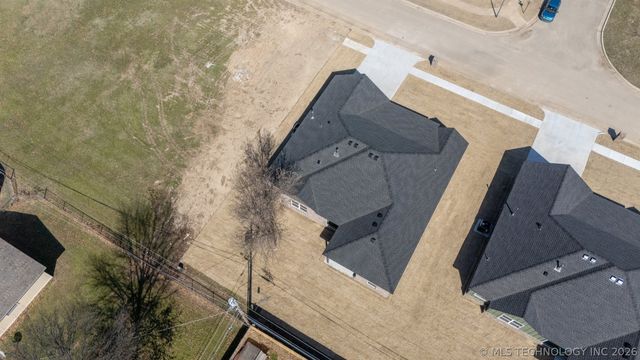 404 W 7th Street, Dewey, OK 74029