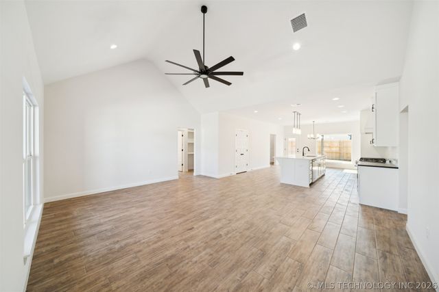 404 W 7th Street, Dewey, OK 74029