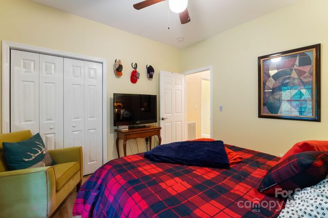 165 Eagles Ridge Road, Sylva, NC 28779