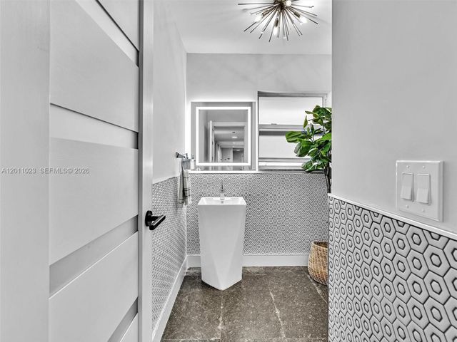 840 S Southlake Drive 0, Hollywood, FL 33019
