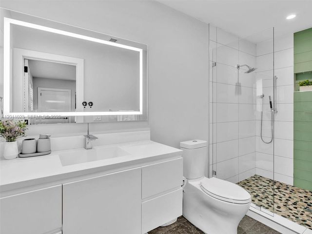 840 S Southlake Drive 0, Hollywood, FL 33019