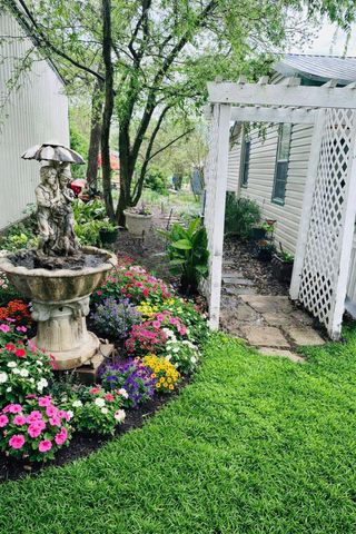 17009 E Darleen DR 2, Leander, TX 78641