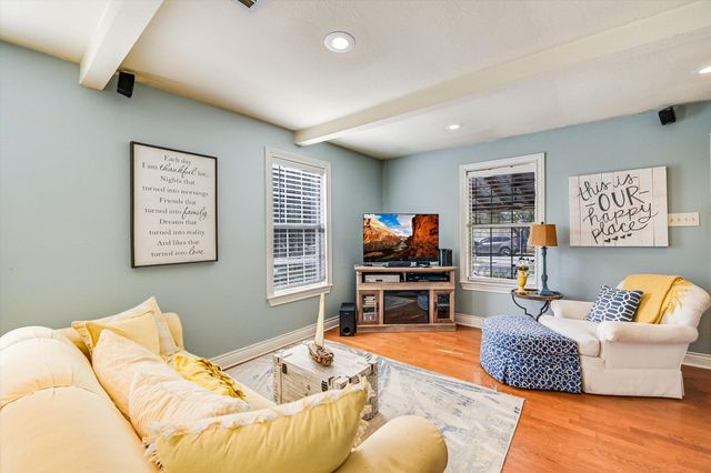 17009 E Darleen DR 2, Leander, TX 78641