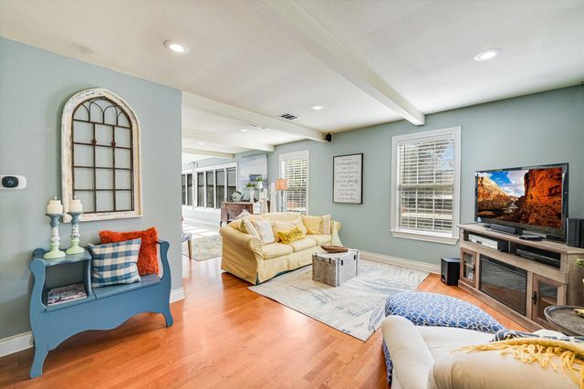 17009 E Darleen DR 2, Leander, TX 78641