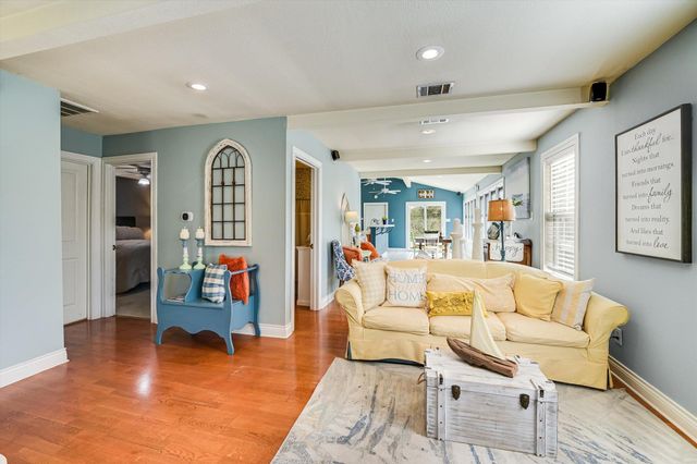 17009 E Darleen DR 2, Leander, TX 78641