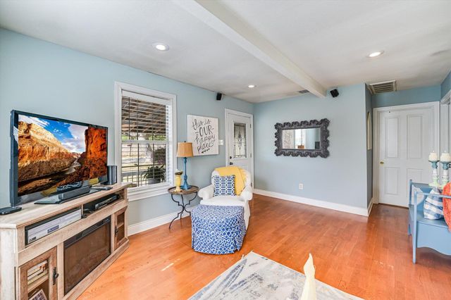 17009 E Darleen DR 2, Leander, TX 78641