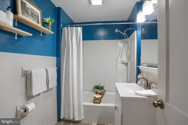 1806 LETCHWORTH DR, Camp Hill, PA 17011