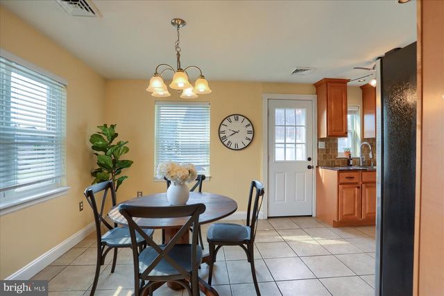 1806 LETCHWORTH DR, Camp Hill, PA 17011
