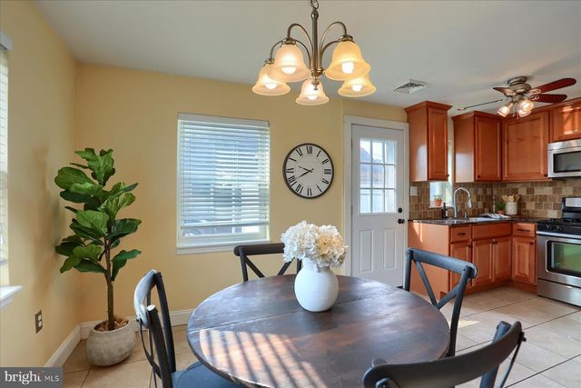 1806 LETCHWORTH DR, Camp Hill, PA 17011