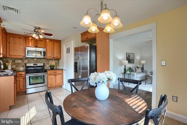1806 LETCHWORTH DR, Camp Hill, PA 17011