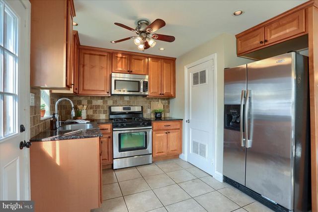 1806 LETCHWORTH DR, Camp Hill, PA 17011