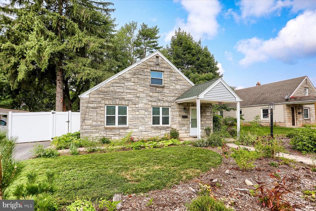 1806 LETCHWORTH DR, Camp Hill, PA 17011