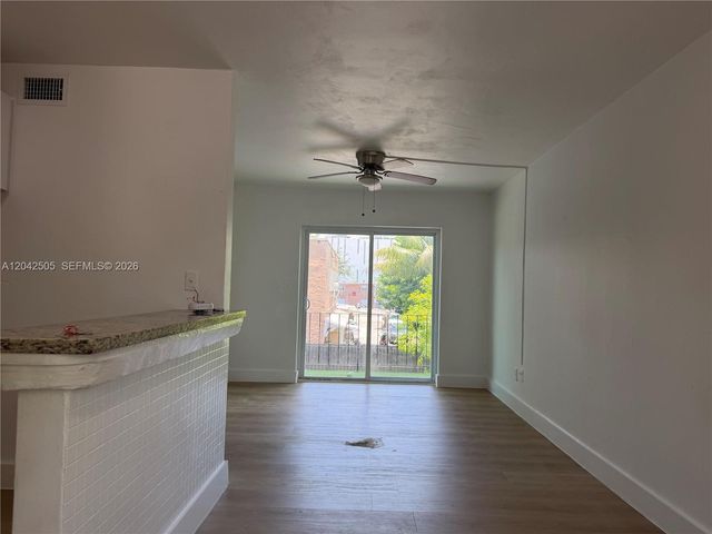 1021 NW 5th St 6, Miami, FL 33128