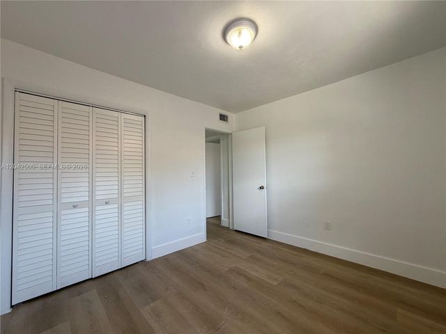 1021 NW 5th St 6, Miami, FL 33128