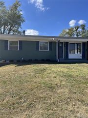 10241 Royal Drive, St Louis, MO 63136