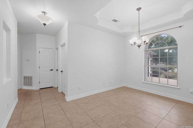 101 lynx, Devine, TX 78016