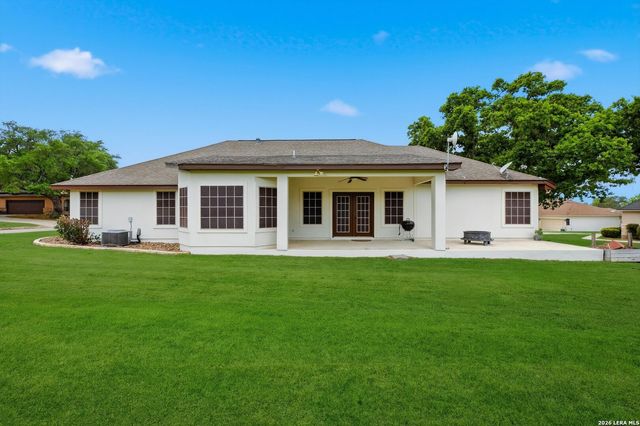 101 lynx, Devine, TX 78016