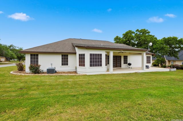 101 lynx, Devine, TX 78016