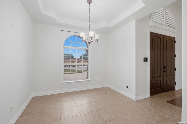 101 lynx, Devine, TX 78016