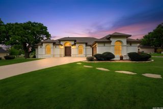 101 lynx, Devine, TX 78016