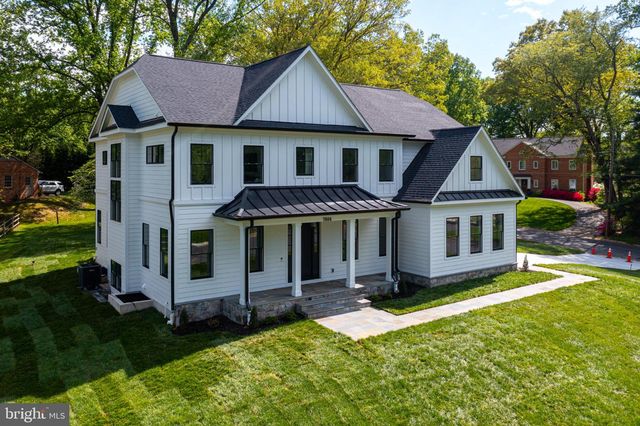 7604 CHARLESTON DR, Bethesda, MD 20817