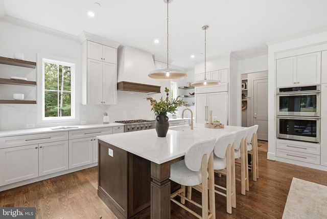 7604 CHARLESTON DR, Bethesda, MD 20817