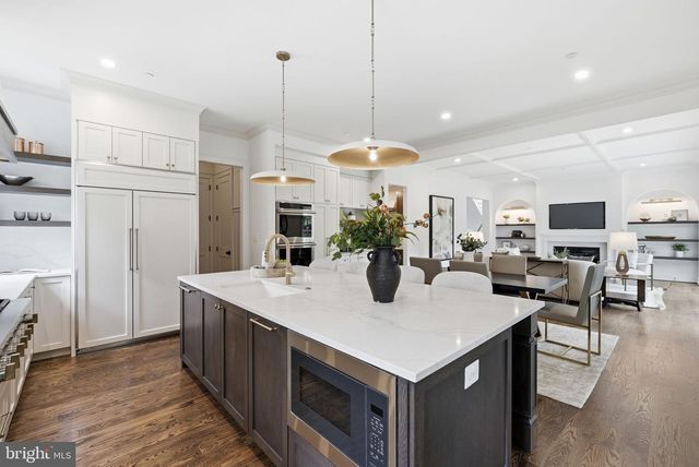 7604 CHARLESTON DR, Bethesda, MD 20817
