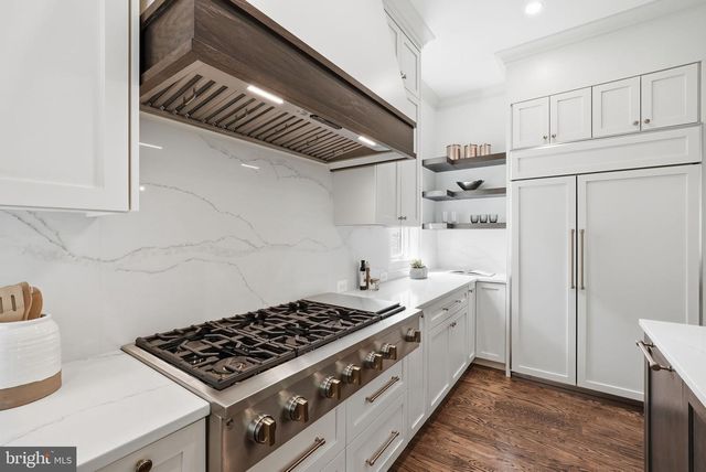7604 CHARLESTON DR, Bethesda, MD 20817