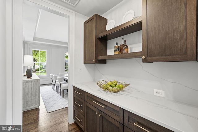 7604 CHARLESTON DR, Bethesda, MD 20817