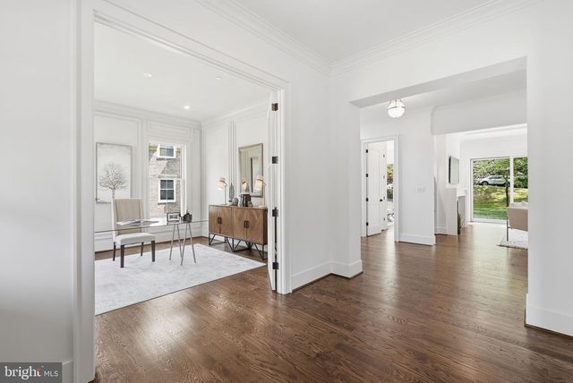 7604 CHARLESTON DR, Bethesda, MD 20817