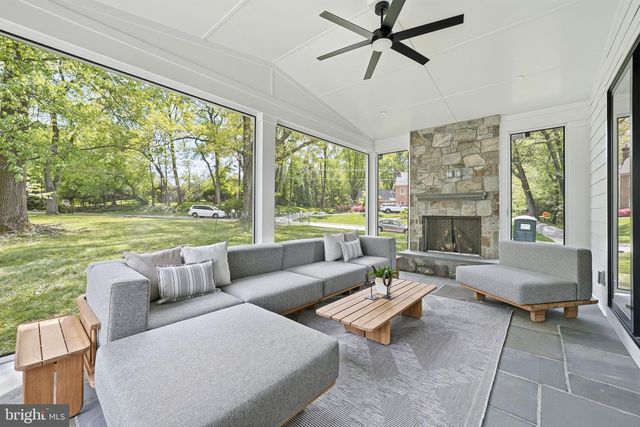 7604 CHARLESTON DR, Bethesda, MD 20817