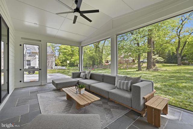 7604 CHARLESTON DR, Bethesda, MD 20817