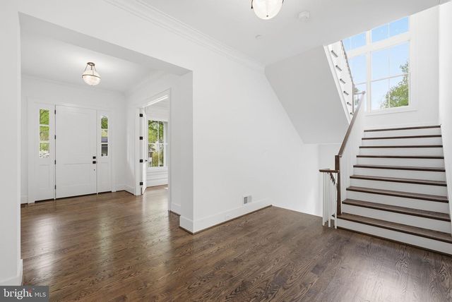7604 CHARLESTON DR, Bethesda, MD 20817