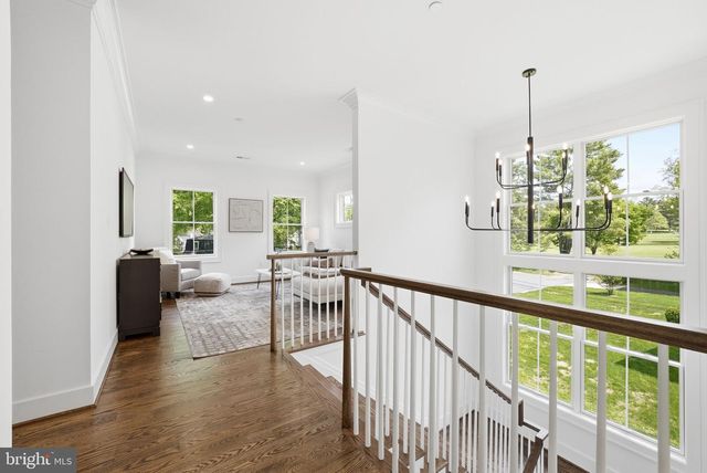 7604 CHARLESTON DR, Bethesda, MD 20817