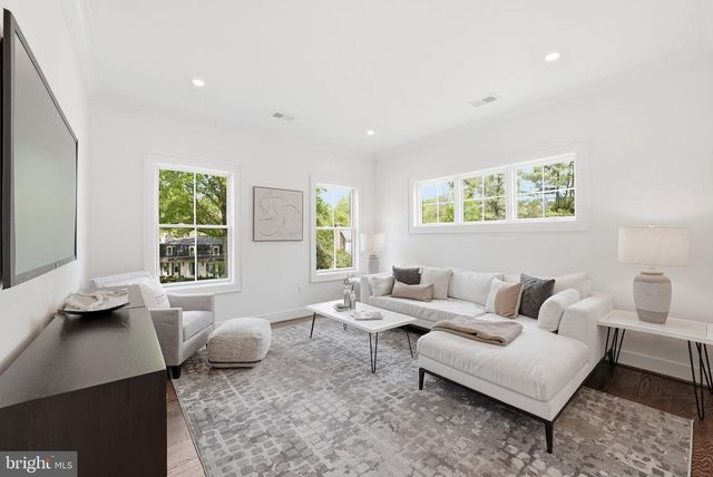 7604 CHARLESTON DR, Bethesda, MD 20817