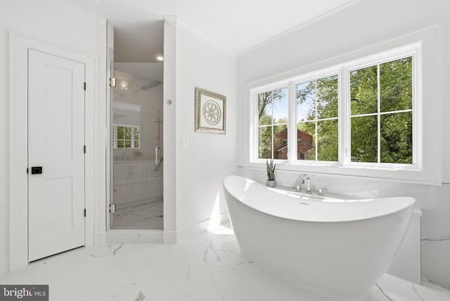 7604 CHARLESTON DR, Bethesda, MD 20817