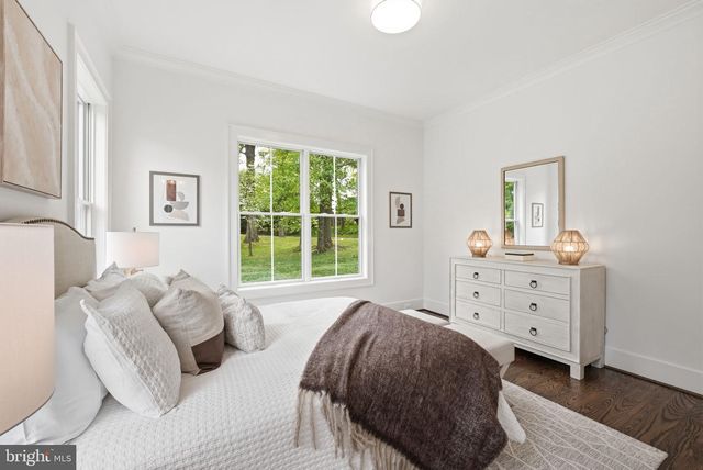 7604 CHARLESTON DR, Bethesda, MD 20817