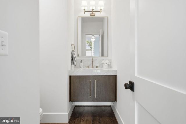 7604 CHARLESTON DR, Bethesda, MD 20817