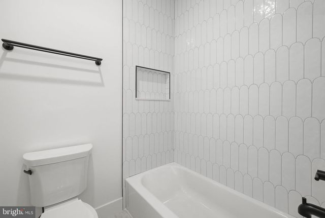 7604 CHARLESTON DR, Bethesda, MD 20817