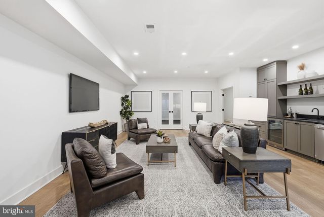 7604 CHARLESTON DR, Bethesda, MD 20817
