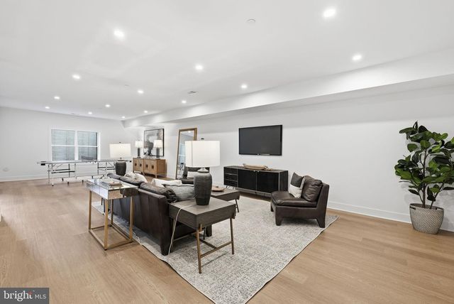 7604 CHARLESTON DR, Bethesda, MD 20817