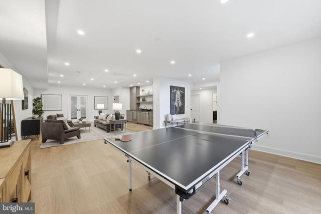 7604 CHARLESTON DR, Bethesda, MD 20817