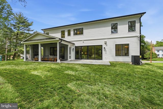 7604 CHARLESTON DR, Bethesda, MD 20817
